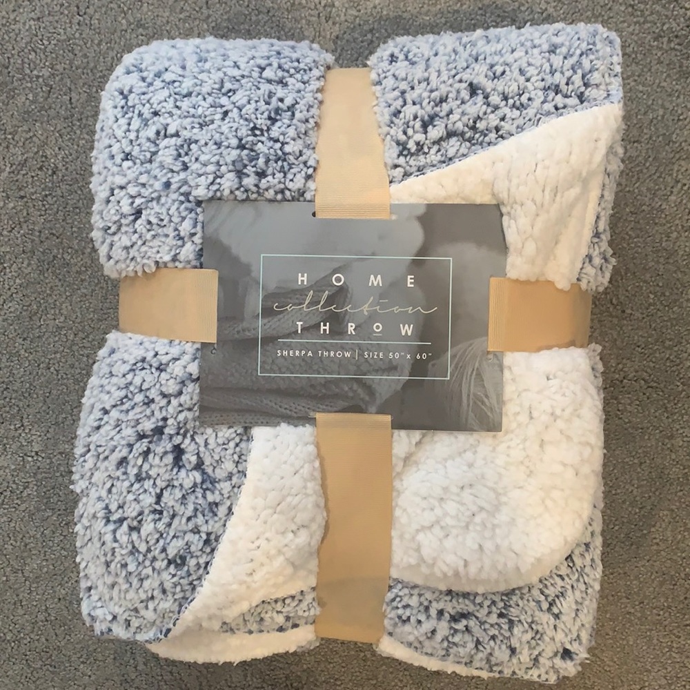 NWT - Sherpa Throw